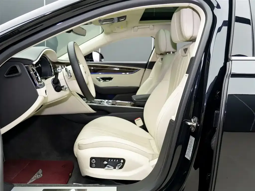 Bentley Flying Spur 2021 из CN, фото 10