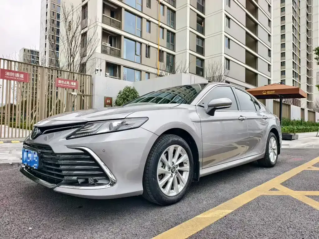 Toyota Camry 2023 из CN, фото 1