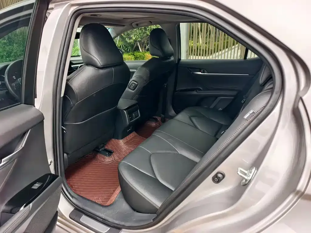 Toyota Camry 2023 из CN, фото 4