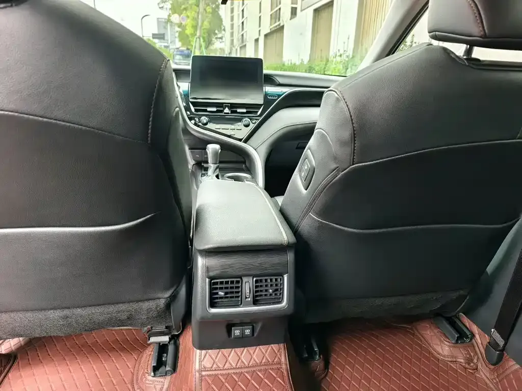 Toyota Camry 2023 из CN, фото 8