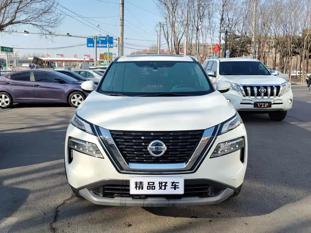 Nissan X-Trail — фото 1