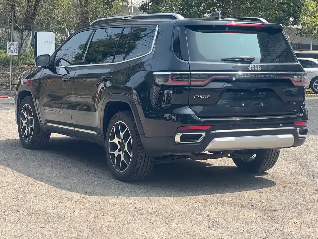Jeep Grand Commander 2022 из CN, фото 9