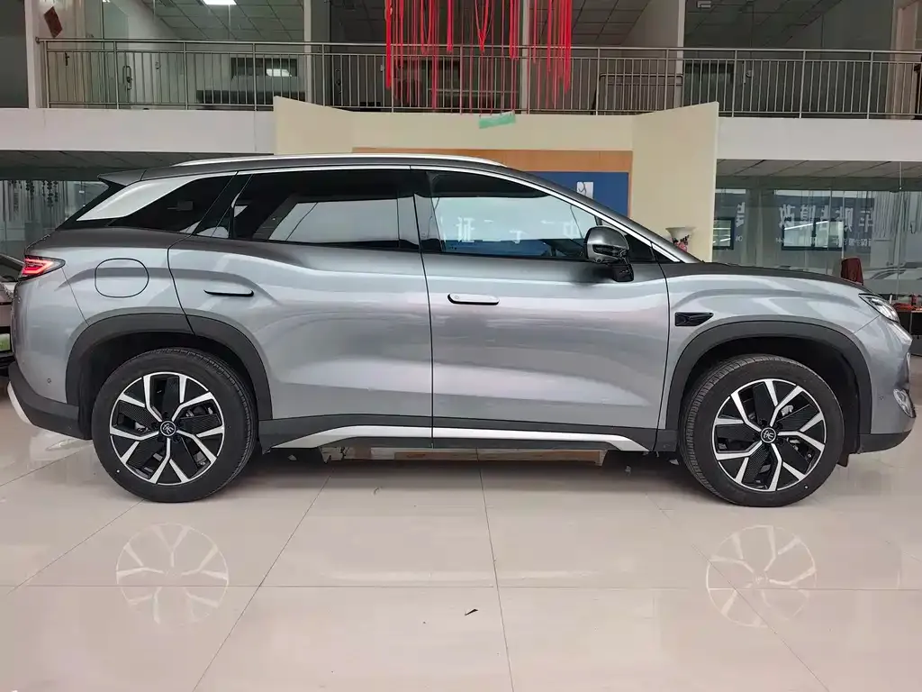 BYD L DM-i — фото 7