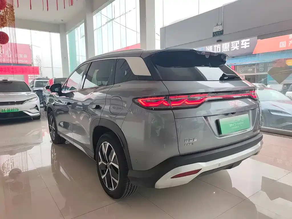 BYD L DM-i — фото 4
