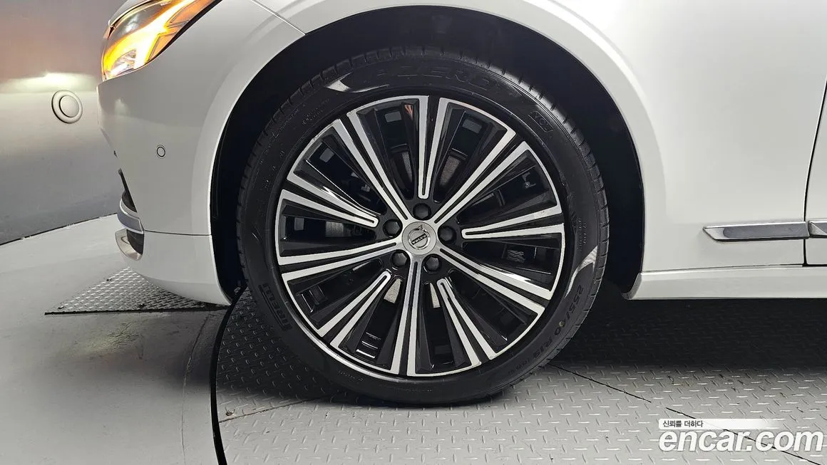 Volvo S90 2022 из KR, фото 2
