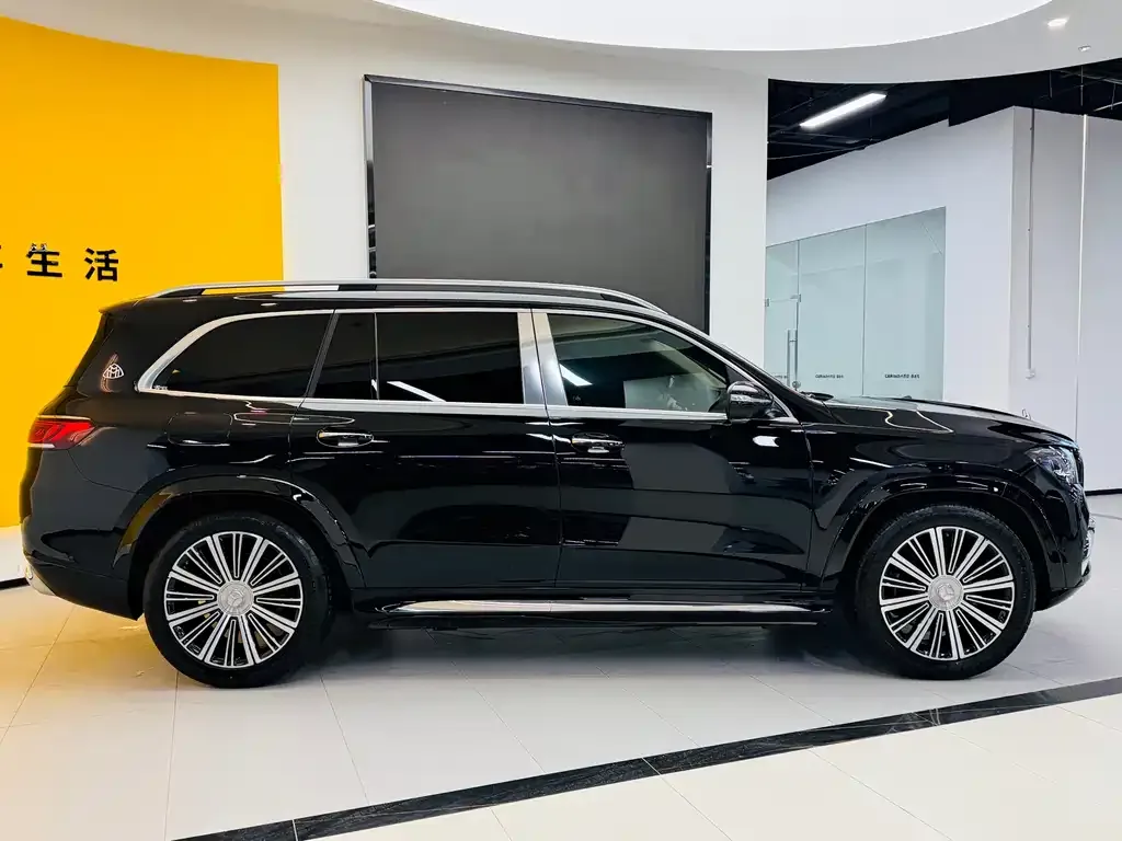 Mercedes-Benz GLS — фото 6