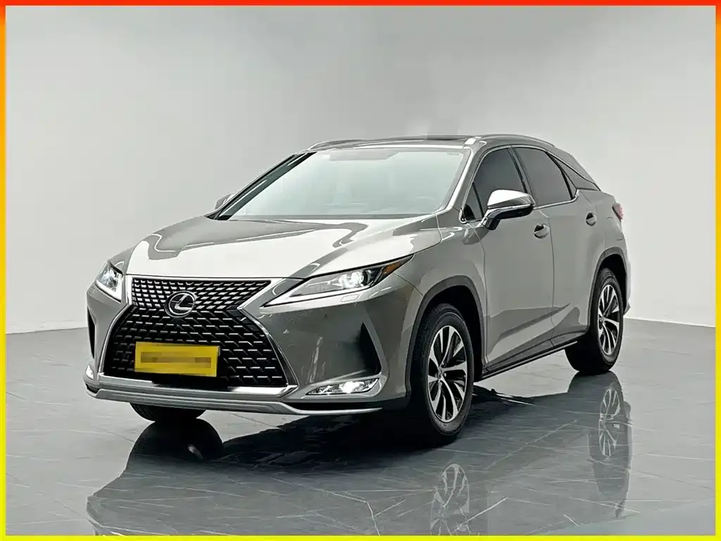 Lexus RX — фото 1