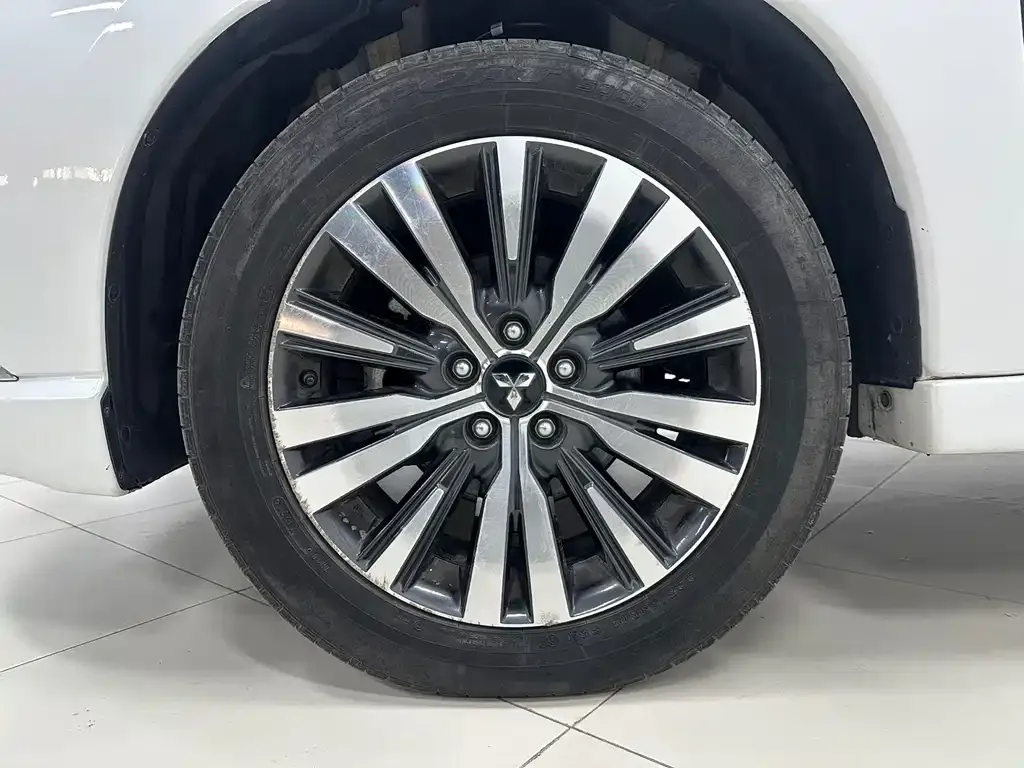 Mitsubishi Outlander — фото 2