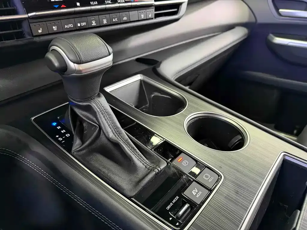 Toyota Sienna 2024 из CN, фото 3