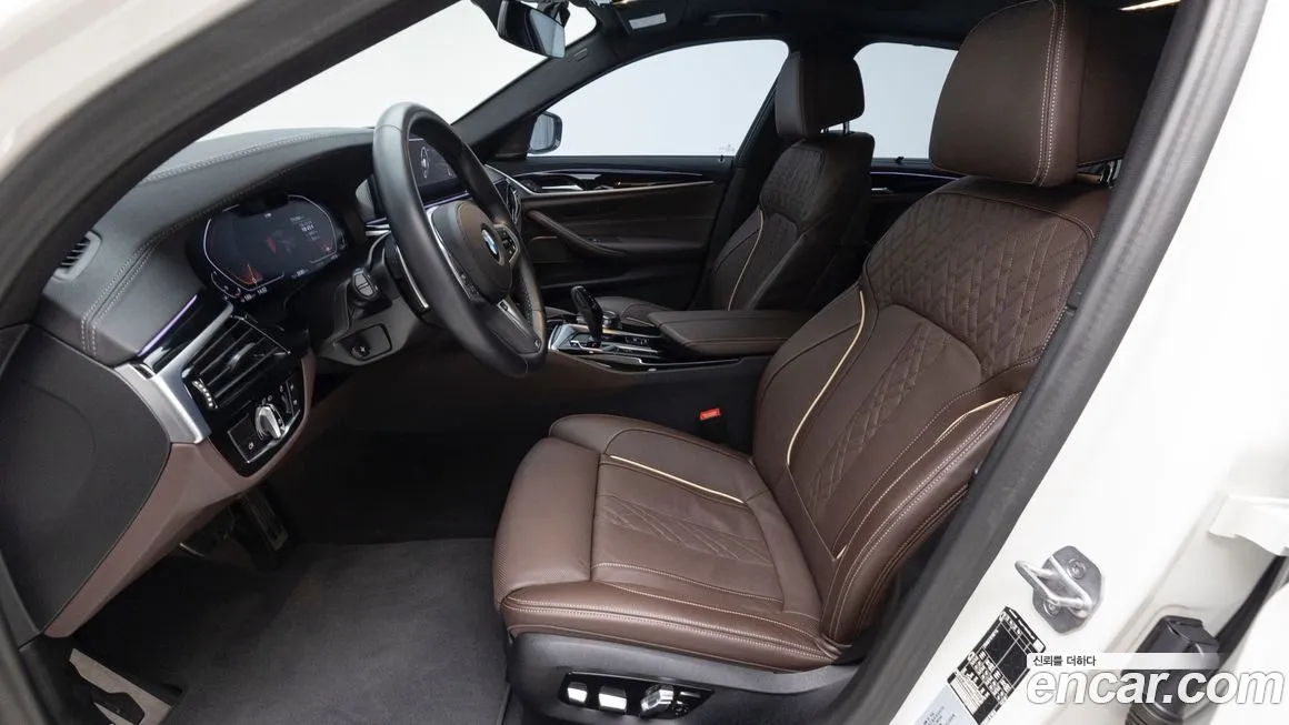 BMW 5-Series 2023 из KR, фото 8