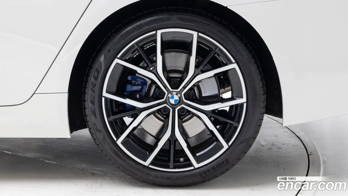 BMW 5-Series 2023 из KR, фото 9