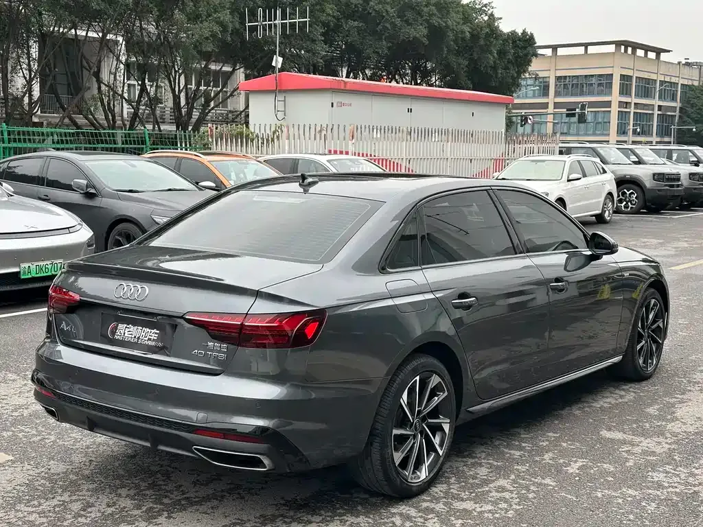 Audi A4L 2023 из CN, фото 8