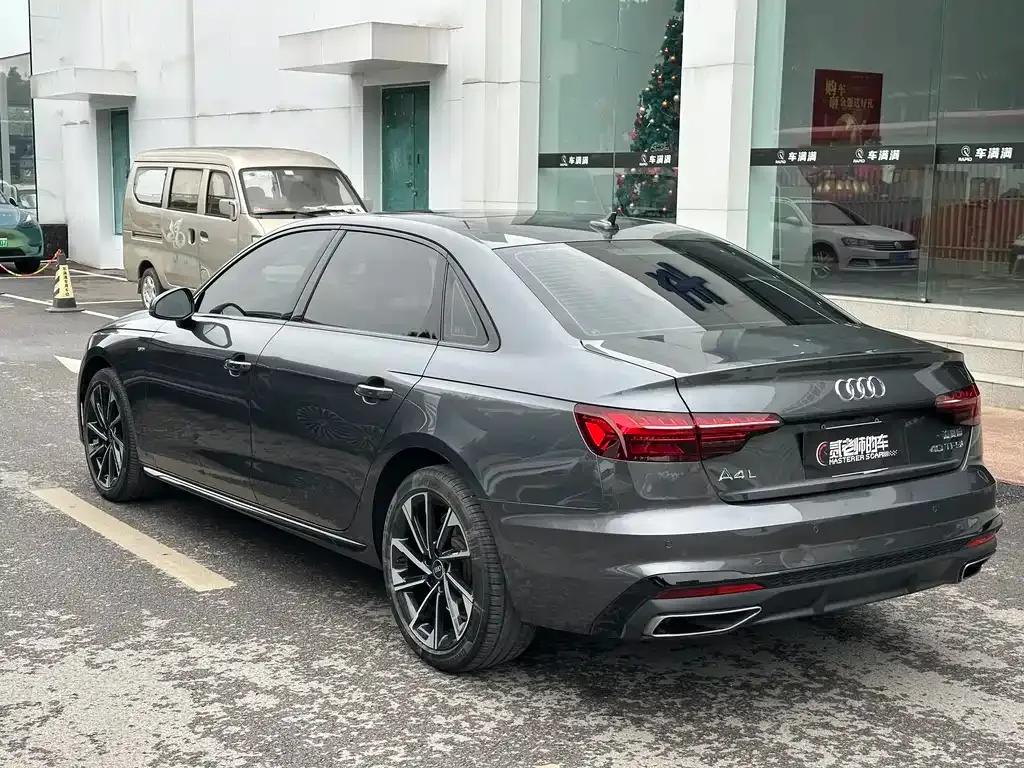 Audi A4L 2023 из CN, фото 5