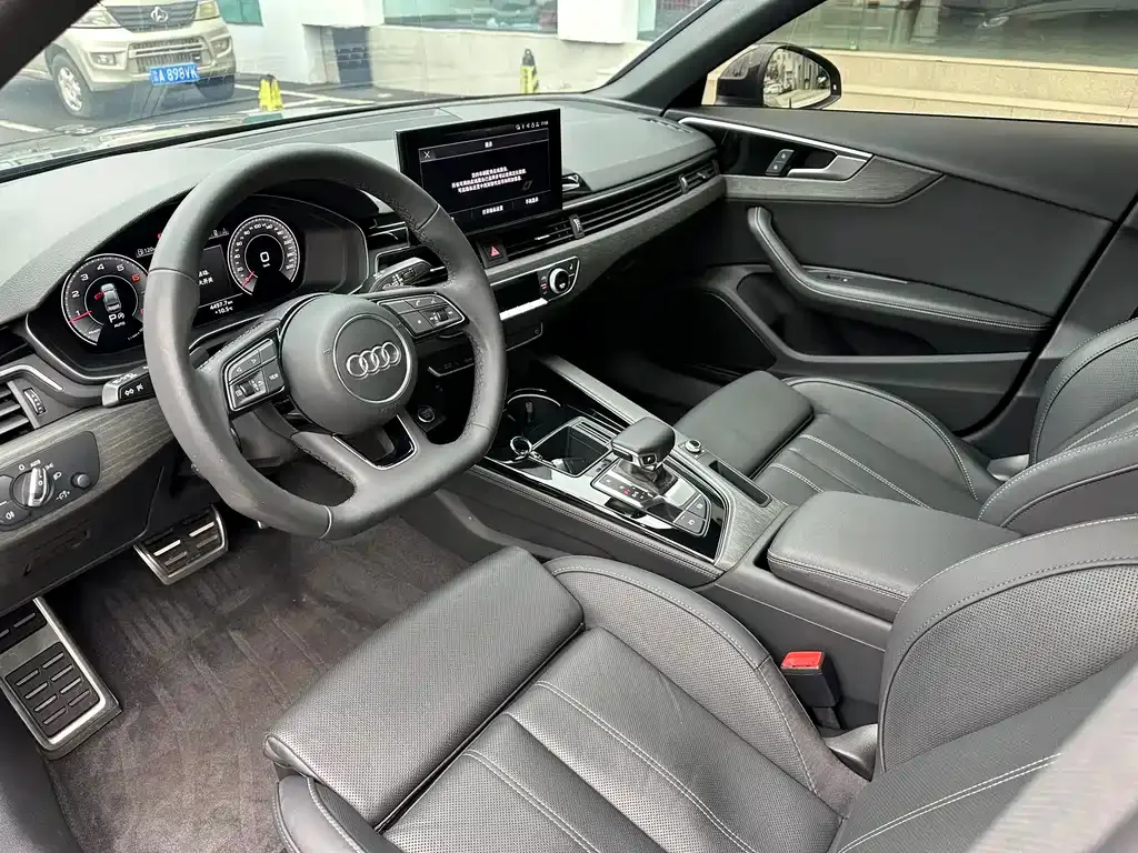 Audi A4L 2023 из CN, фото 6