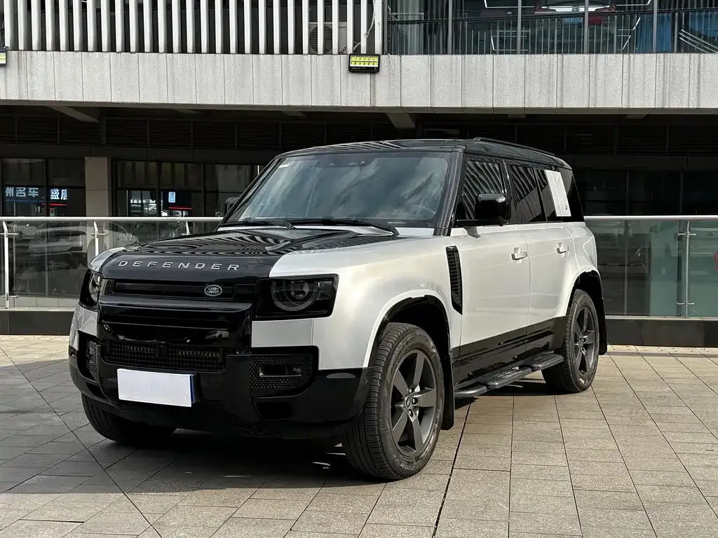 Land Rover Defender — фото 1