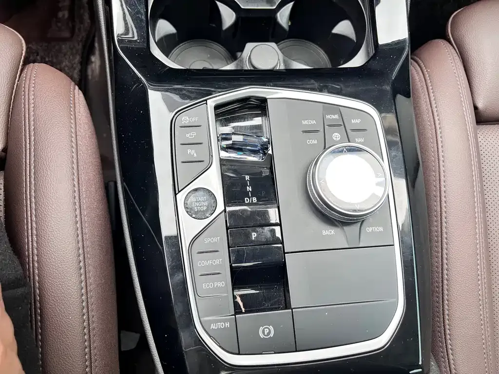 BMW iX3 2025 из CN, фото 4