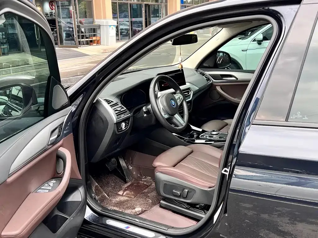 BMW iX3 2025 из CN, фото 6