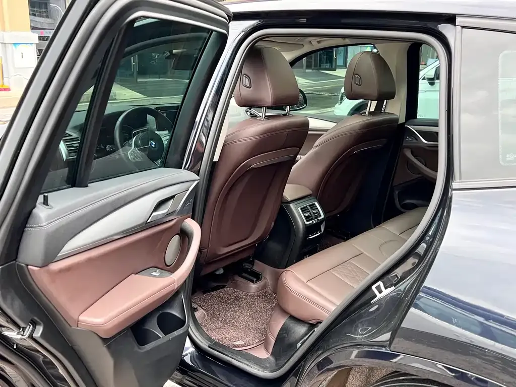 BMW iX3 2025 из CN, фото 5