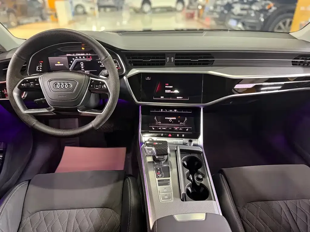 Audi A7L — фото 9