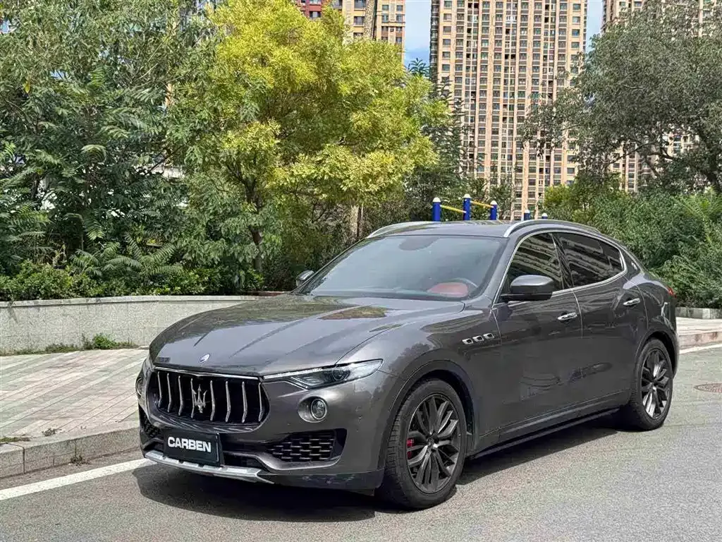 Maserati Levante — фото 1