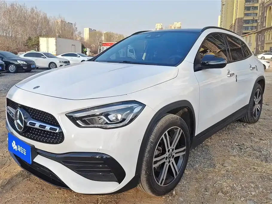 Mercedes-Benz GLA — фото 1