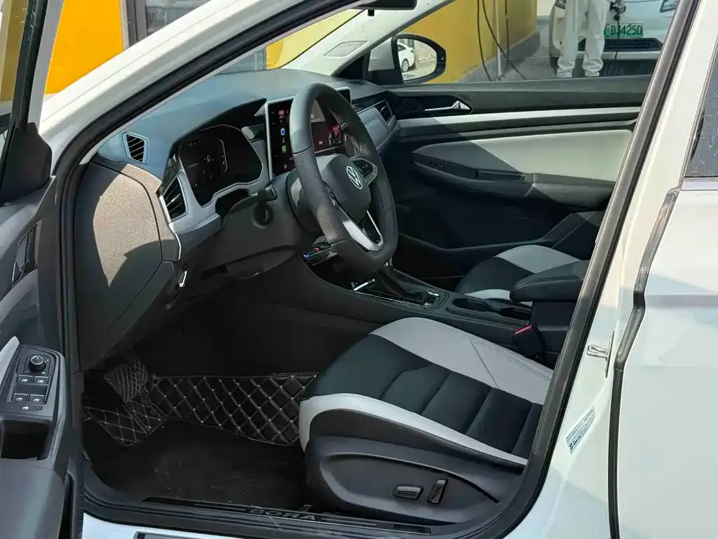 Volkswagen Bora 2023 из CN, фото 5