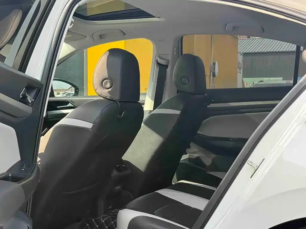 Volkswagen Bora 2023 из CN, фото 4