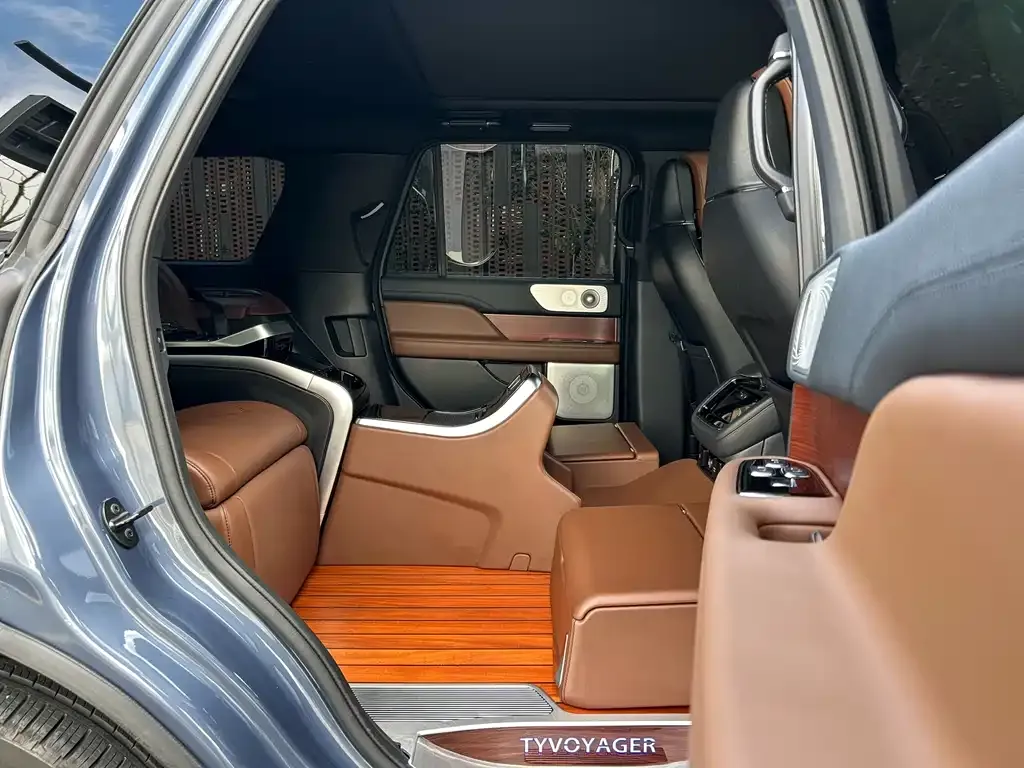 Lincoln Navigator — фото 2