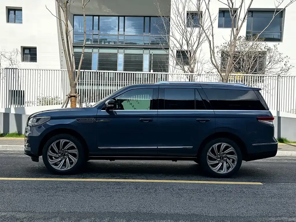 Lincoln Navigator — фото 10