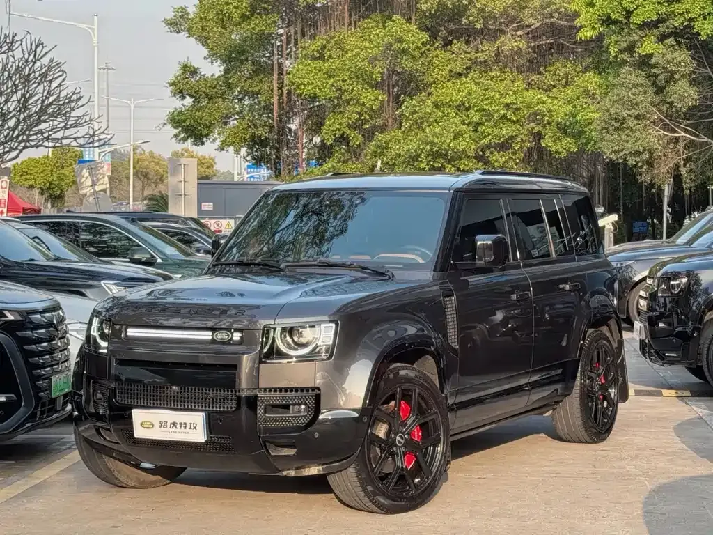 Land Rover Defender — фото 1