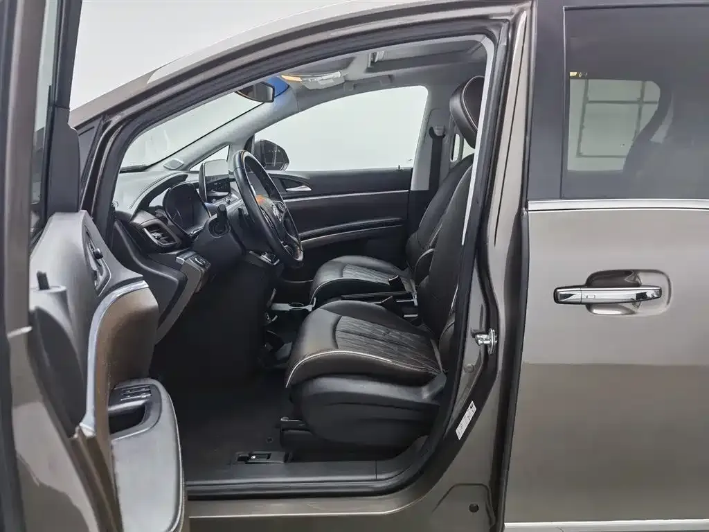 Buick GL8 2021 из CN, фото 10