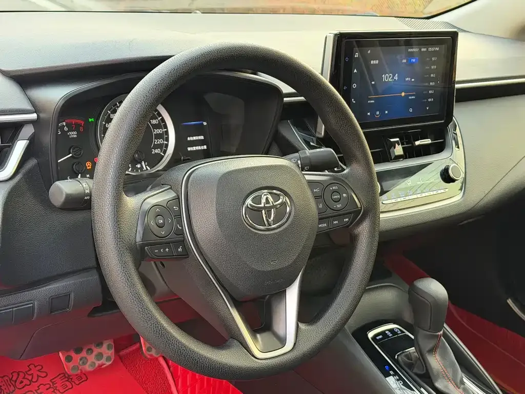 Toyota Corolla — фото 10