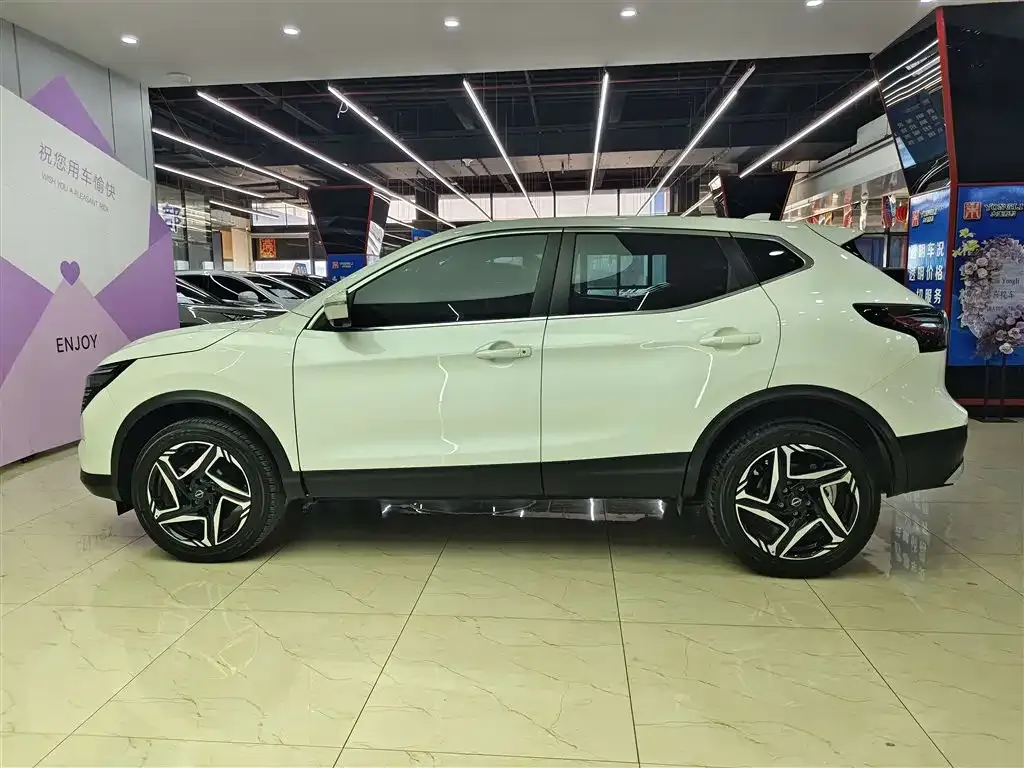 Nissan Qashqai — фото 10