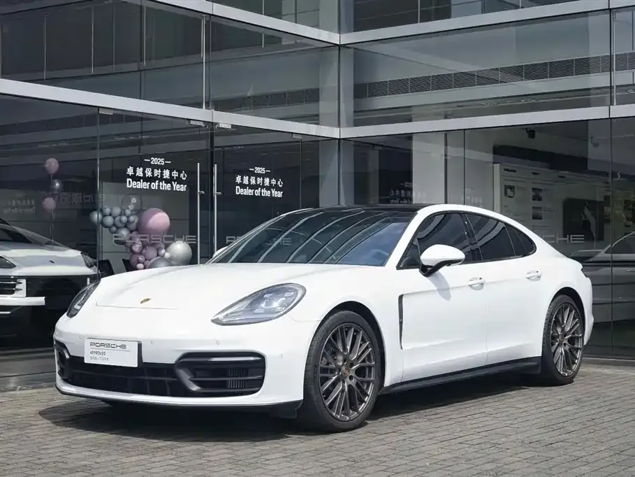 Porsche Panamera — фото 1