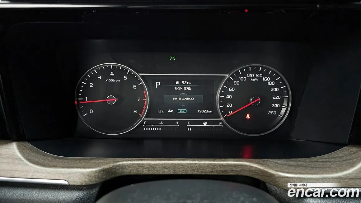 Kia Sorento — фото 10