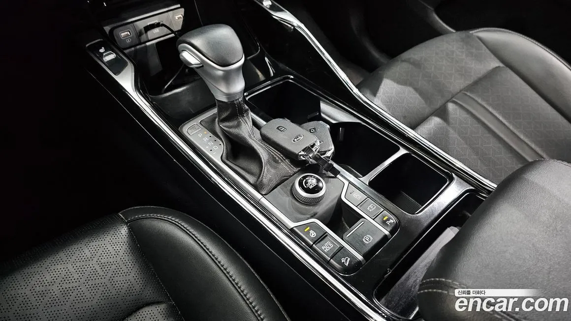 Kia Sorento — фото 9