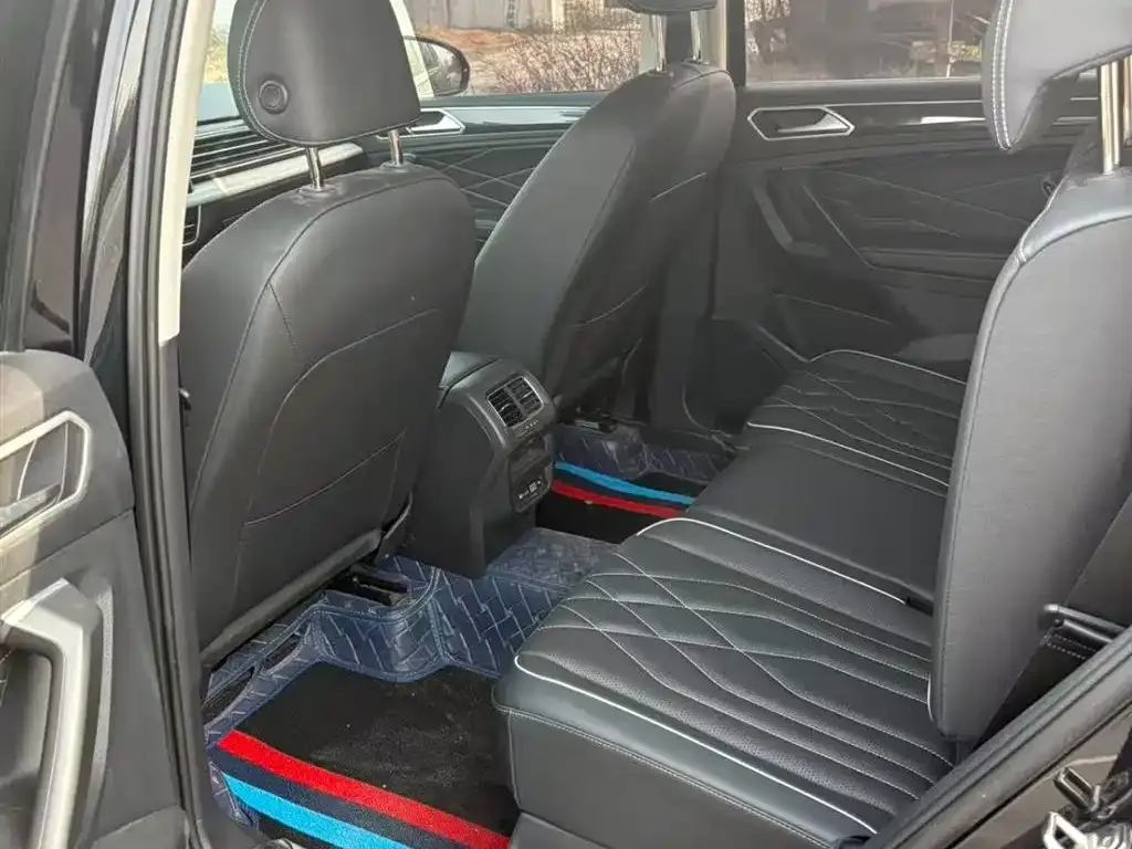 Volkswagen Tiguan L 2023 из CN, фото 2