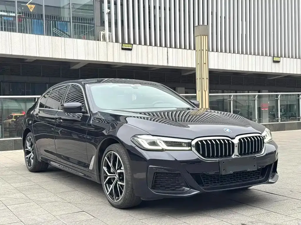 BMW 5 Series — фото 4