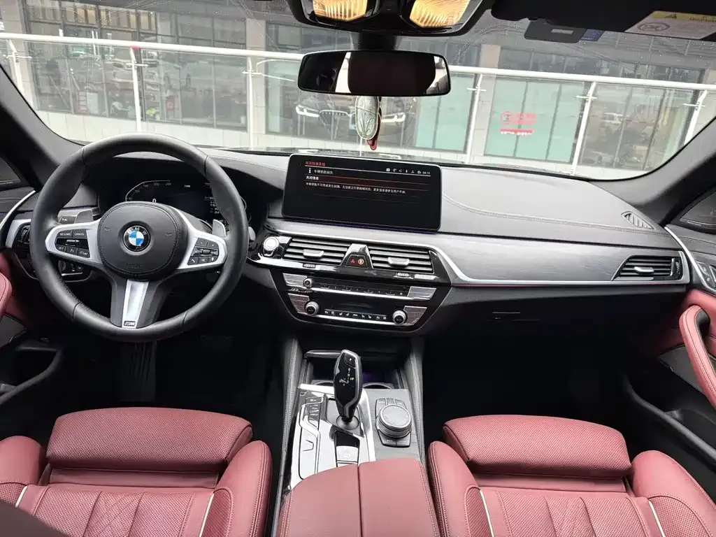 BMW 5 Series — фото 10