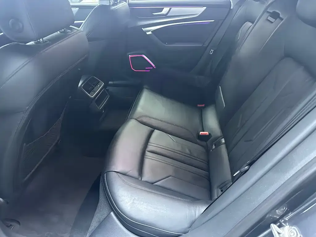 Audi A7 2021 из CN, фото 9