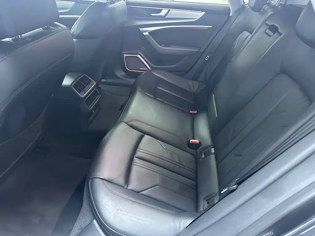 Audi A7 2021 из CN, фото 2