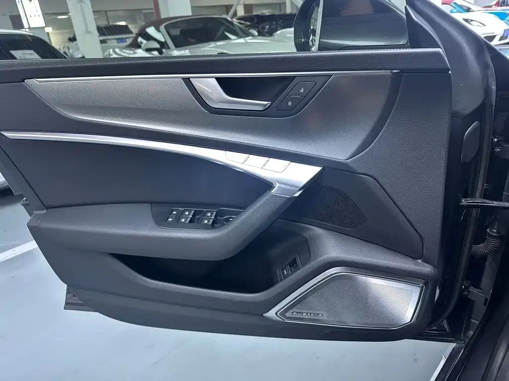 Audi A7 2021 из CN, фото 7