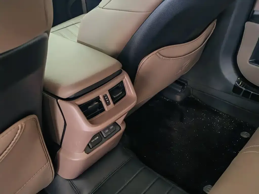 Lexus ES 2025 из CN, фото 4