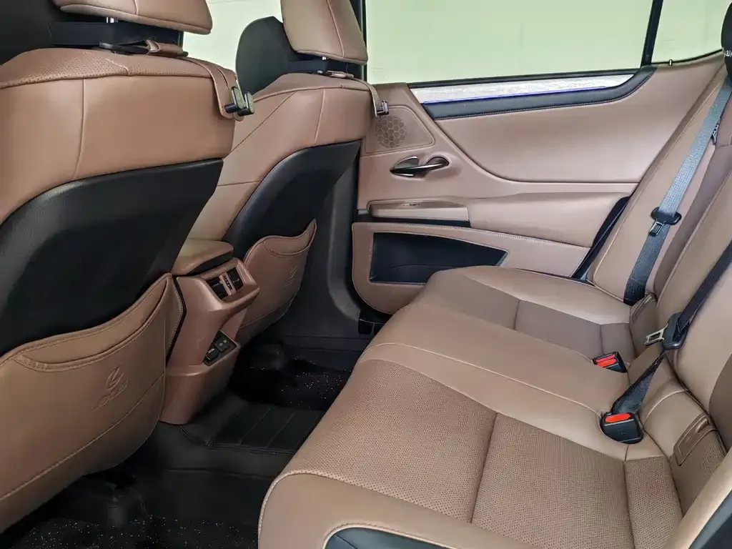 Lexus ES 2025 из CN, фото 10
