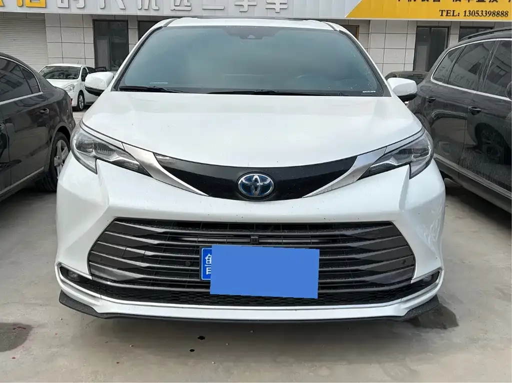 Toyota Sienna 2023 из CN, фото 6