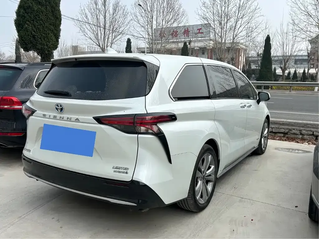 Toyota Sienna 2023 из CN, фото 3