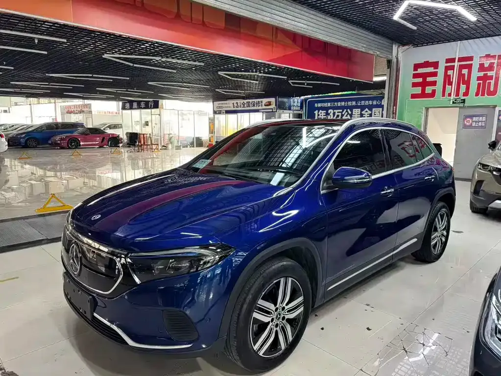 Mercedes-Benz EQA — фото 1