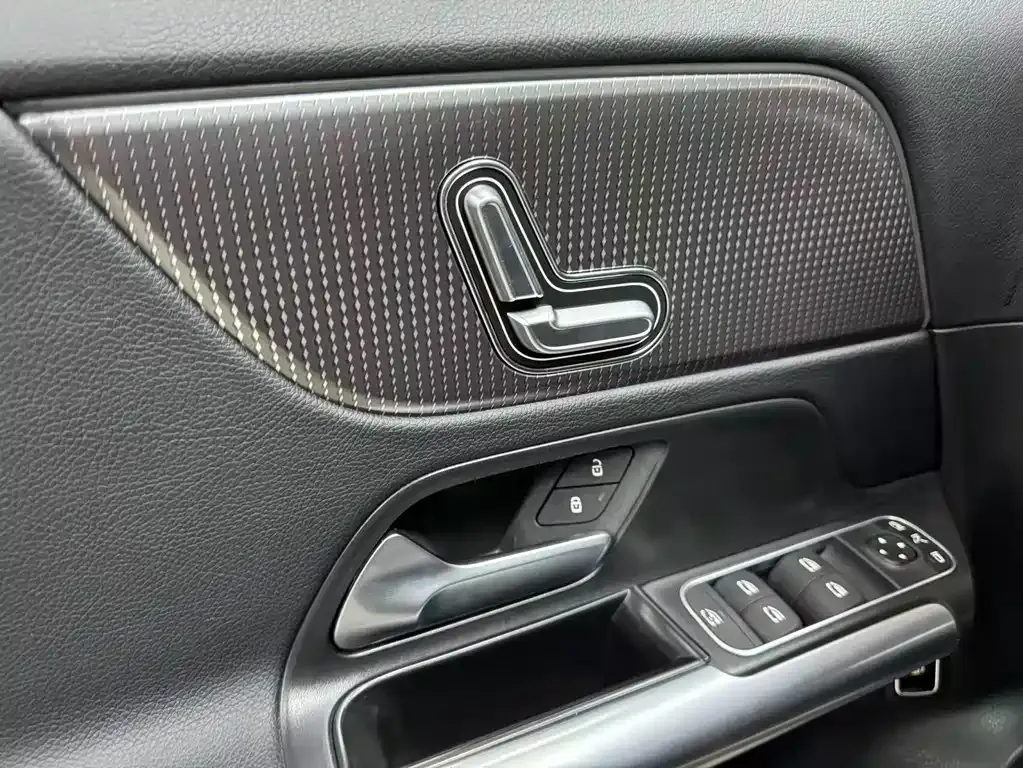 Mercedes-Benz EQA — фото 6