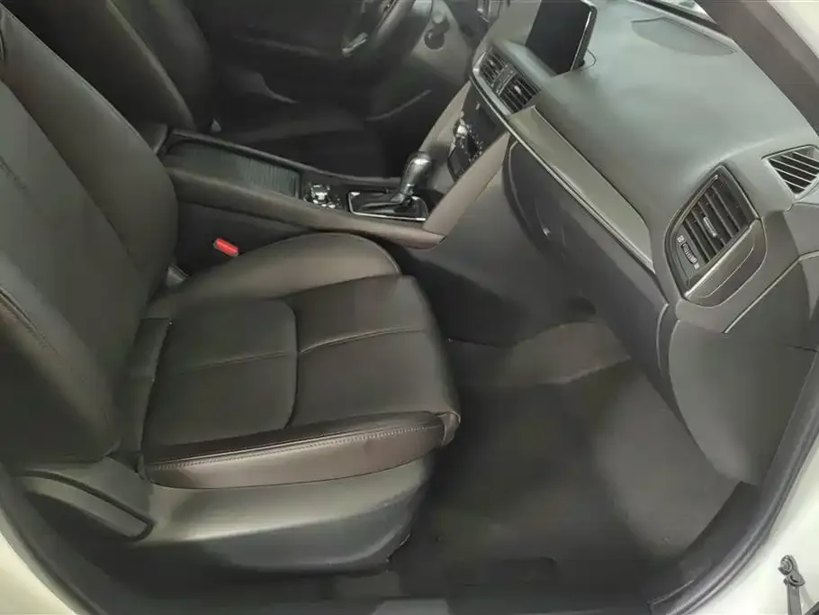 Mazda CX-4 2023 из CN, фото 8