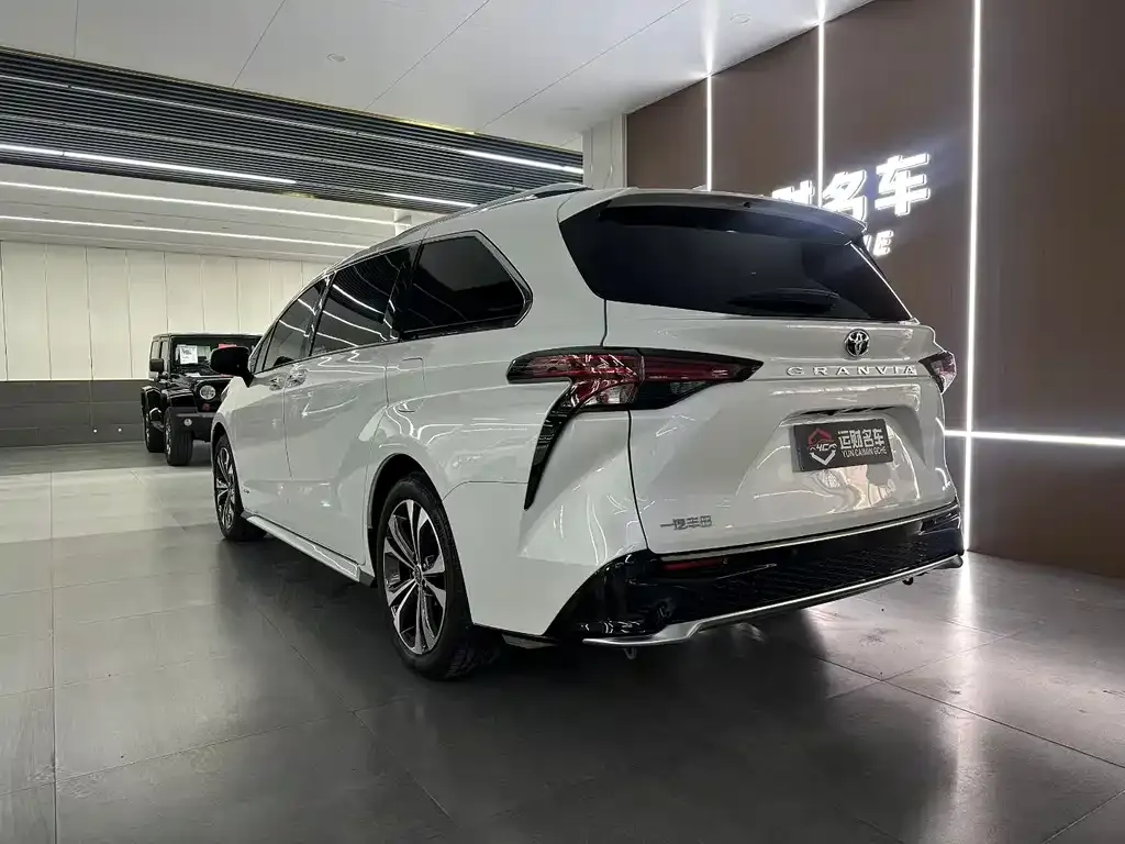 Toyota Granvia 2025 из CN, фото 6